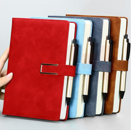 法拉蒙 A5 红色 笔记本 360页 加厚搭扣型日记本