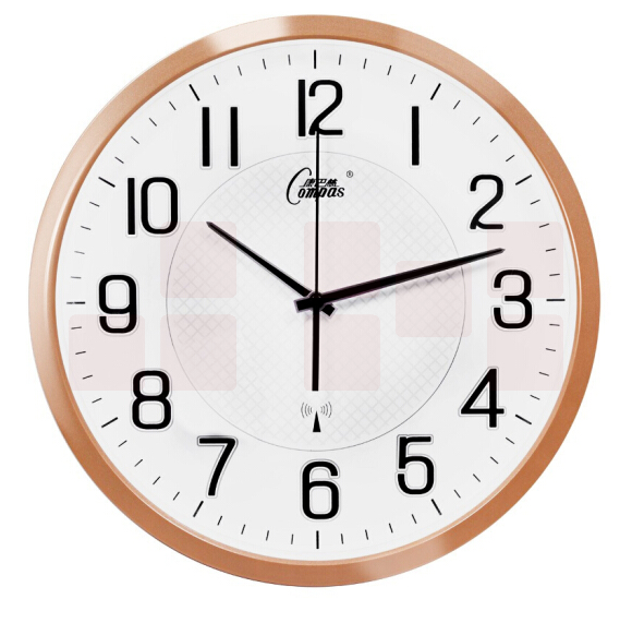 康巴丝 C6891 挂钟 13.6英寸 智能自动对时电波钟表 闪金