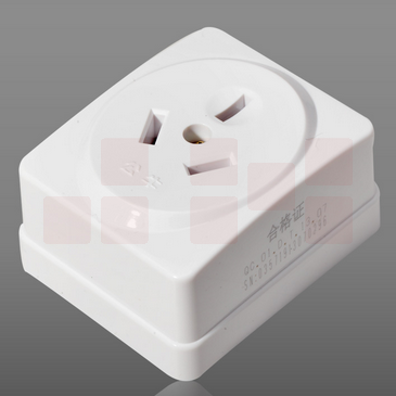 BULL/公牛明装三孔插座	GN-Z3