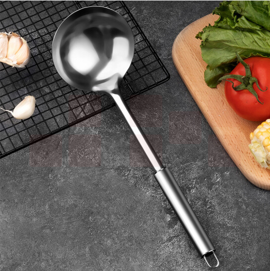 不锈钢汤勺 加厚大汤勺  直径11cm 把长33cm  货号：HXE